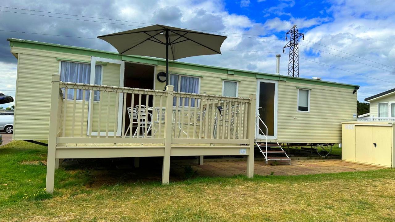 Holiday Freedom Clacton-on-Sea Exteriör bild